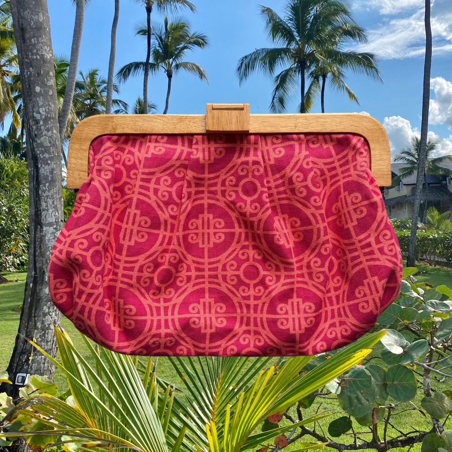 CLUTCH CON CIERRE DE MADERA | OLD NAVY