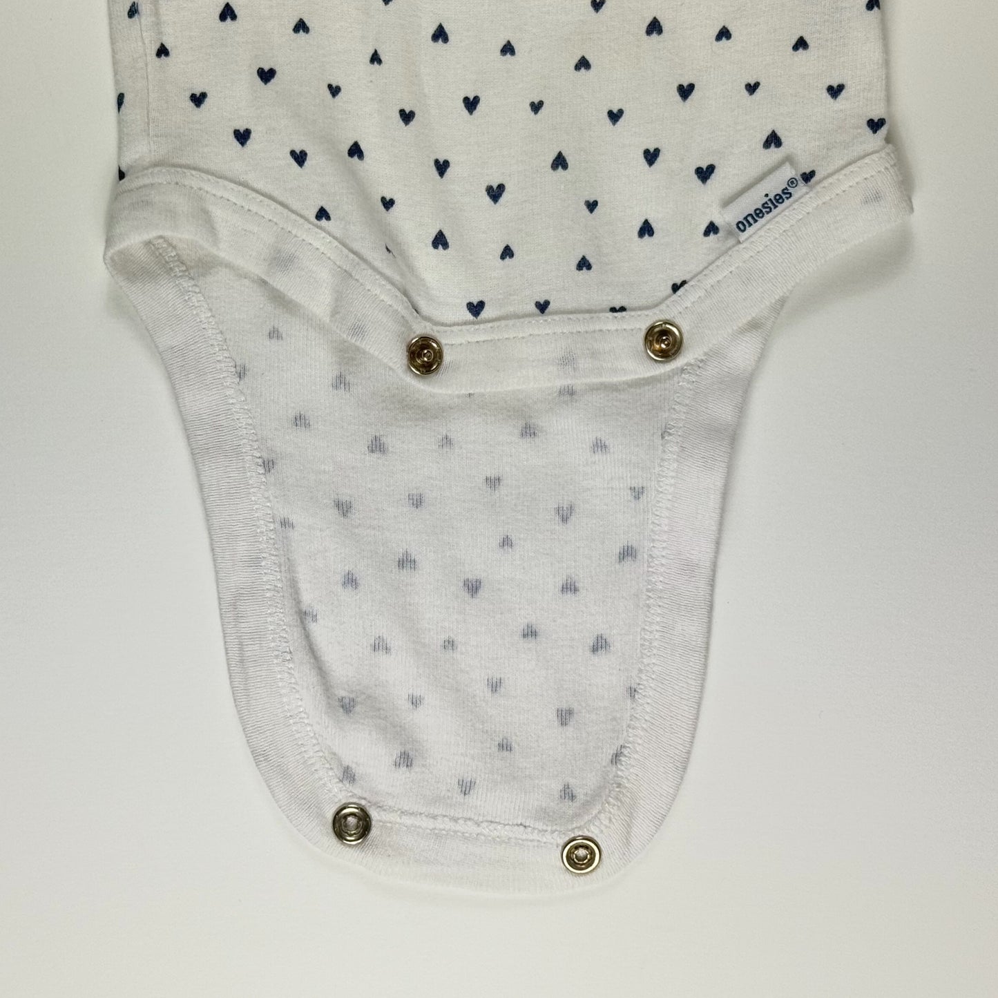 ENTERIZO CON ESTAMPADO DE CORAZONES | GERBER | TALLA 0–3 MESES