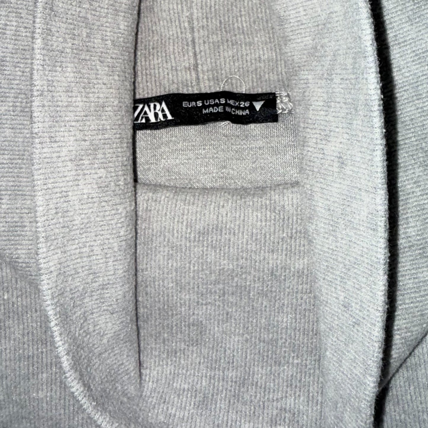 SWEATER CUELLO ALTO GRIS | ZARA | TALLA S