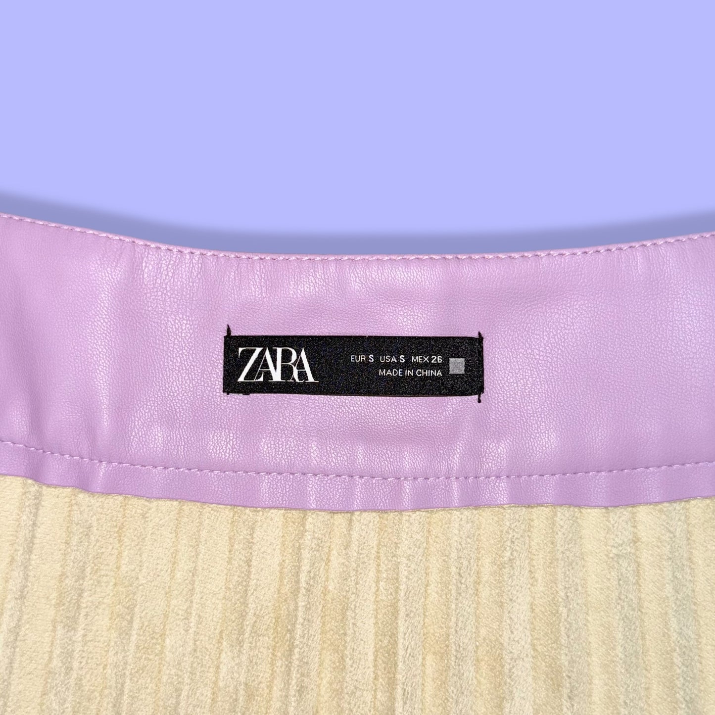 FALDA PLISADA FAUX LEATHER | ZARA | S