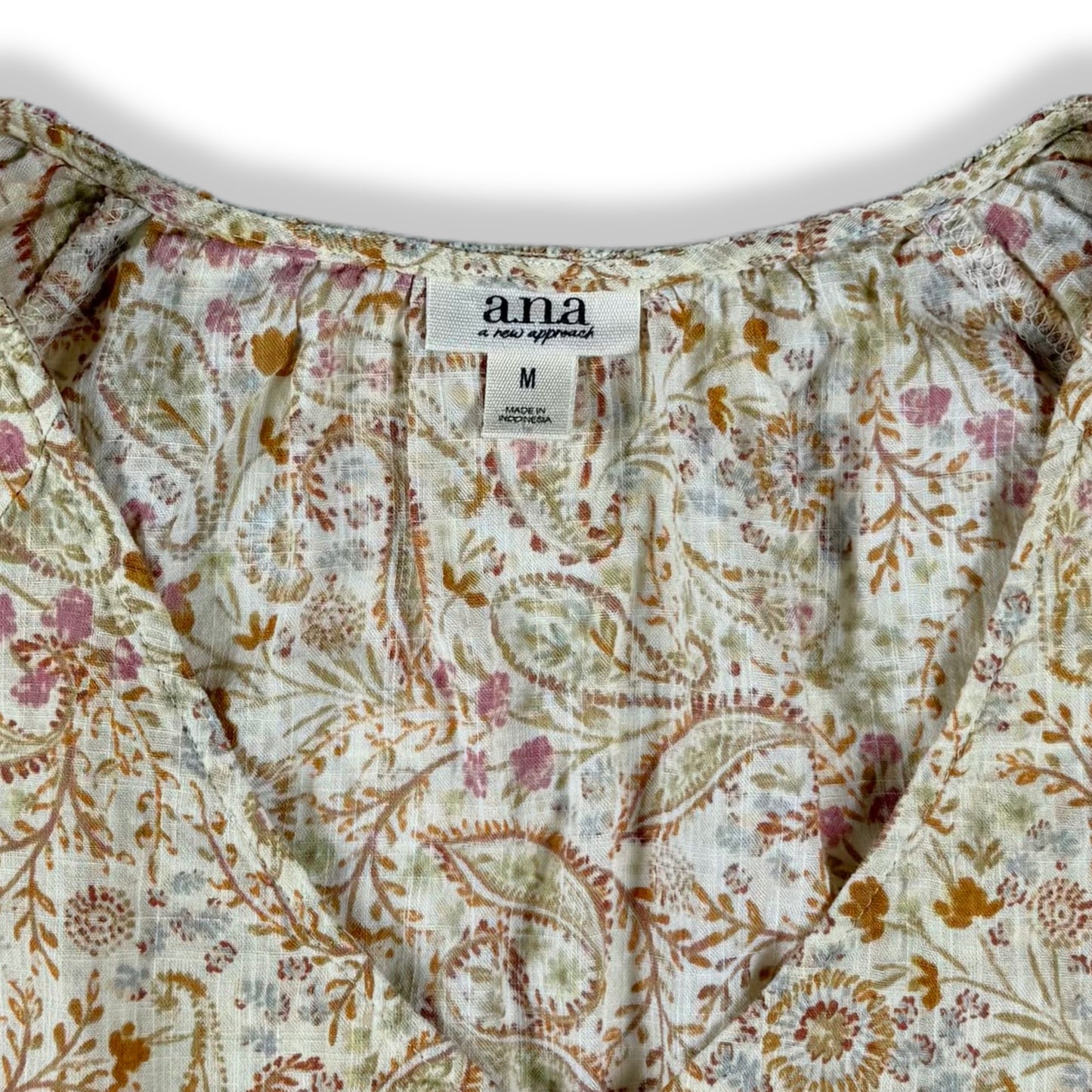 BLUSA CON ESTAMPADO PAISLEY CUELLO EN V | A.N.A. | TALLA M