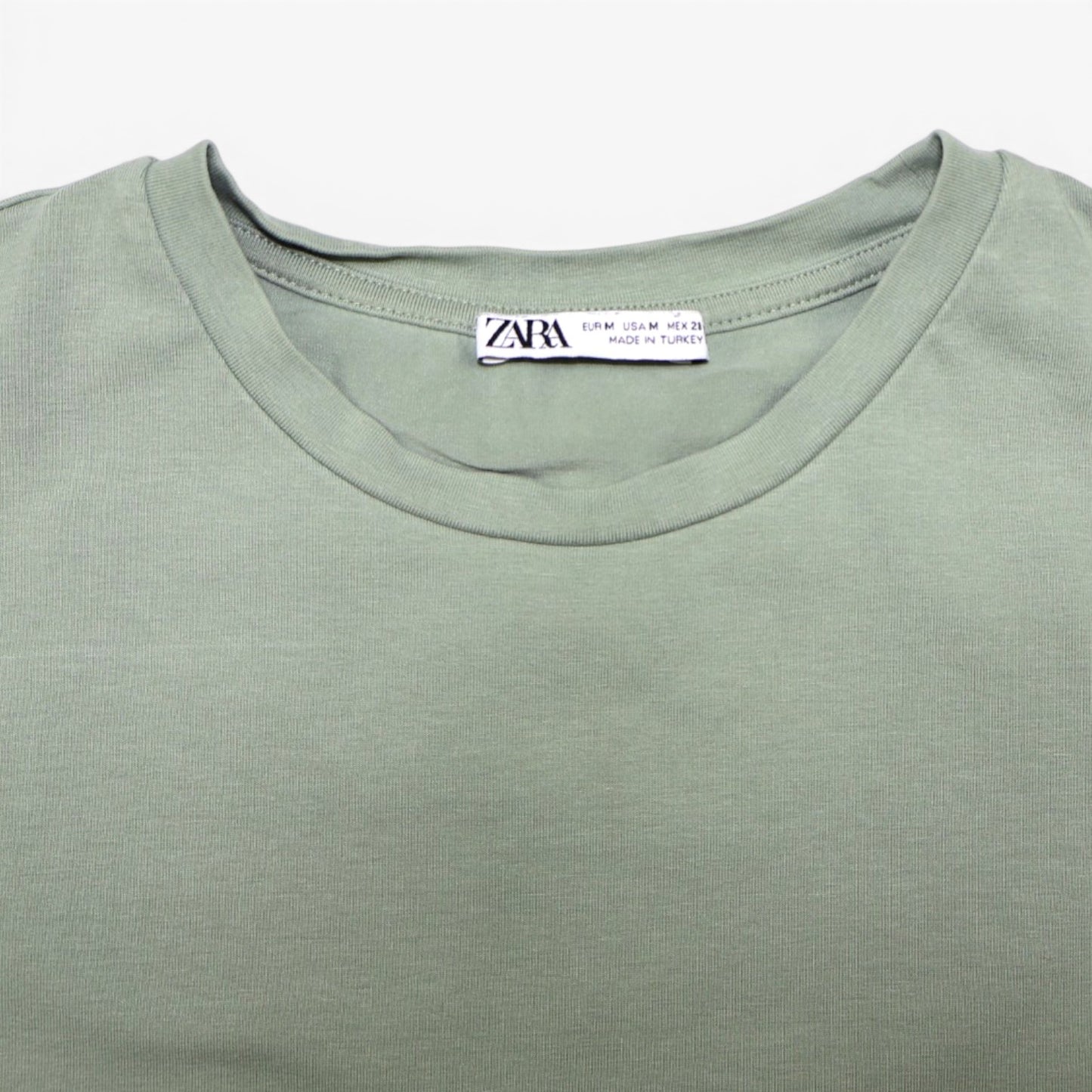 CROP TOP VERDE SIN MANGAS | ZARA | TALLA M