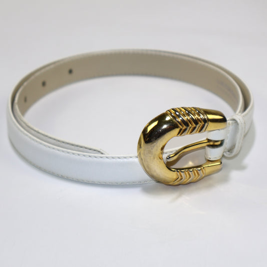 Correa blanca Liz Claiborne talla M con hebilla dorada