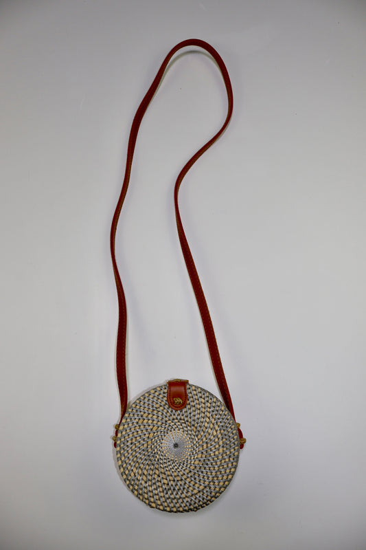 CARTERA REDONDA TEJIDA DE BALI