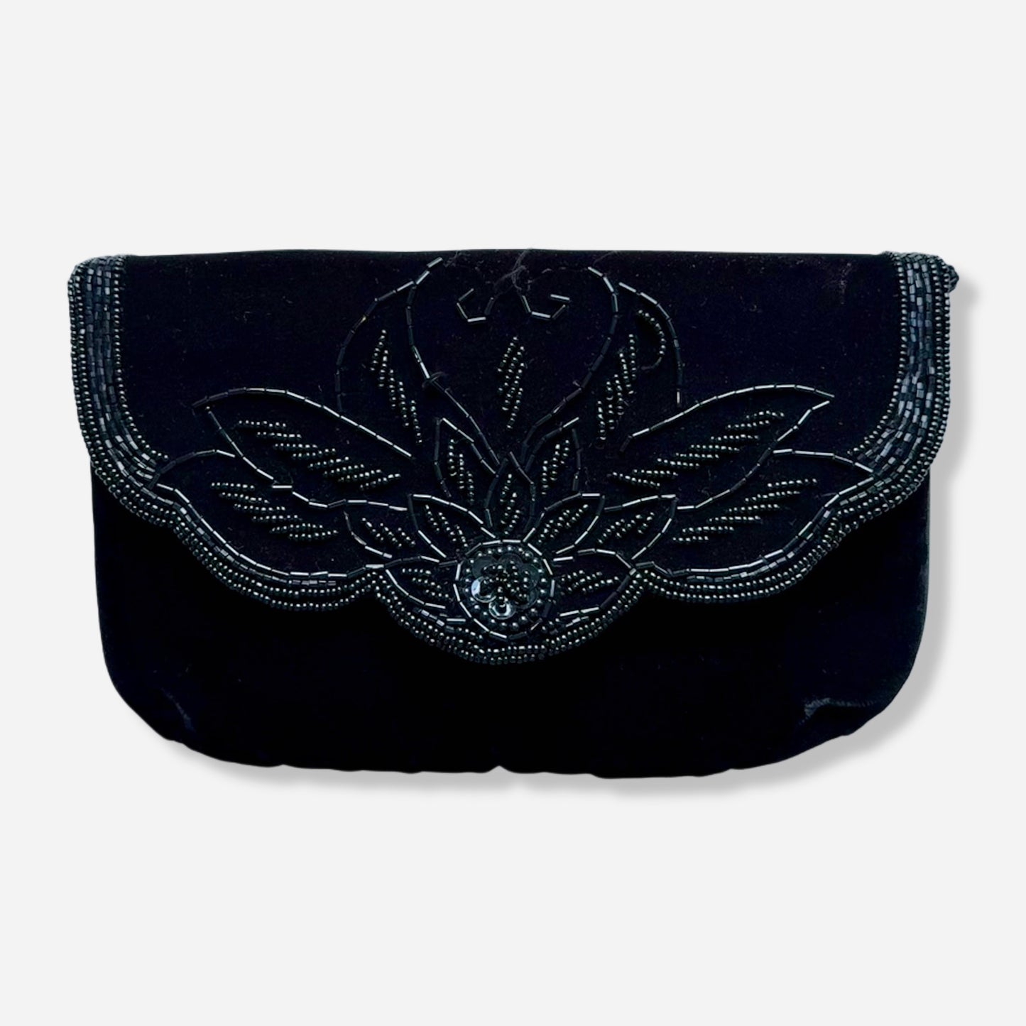 CLUTCH DE TERCIOPELO NEGRO CON DETALLES BORDADOS