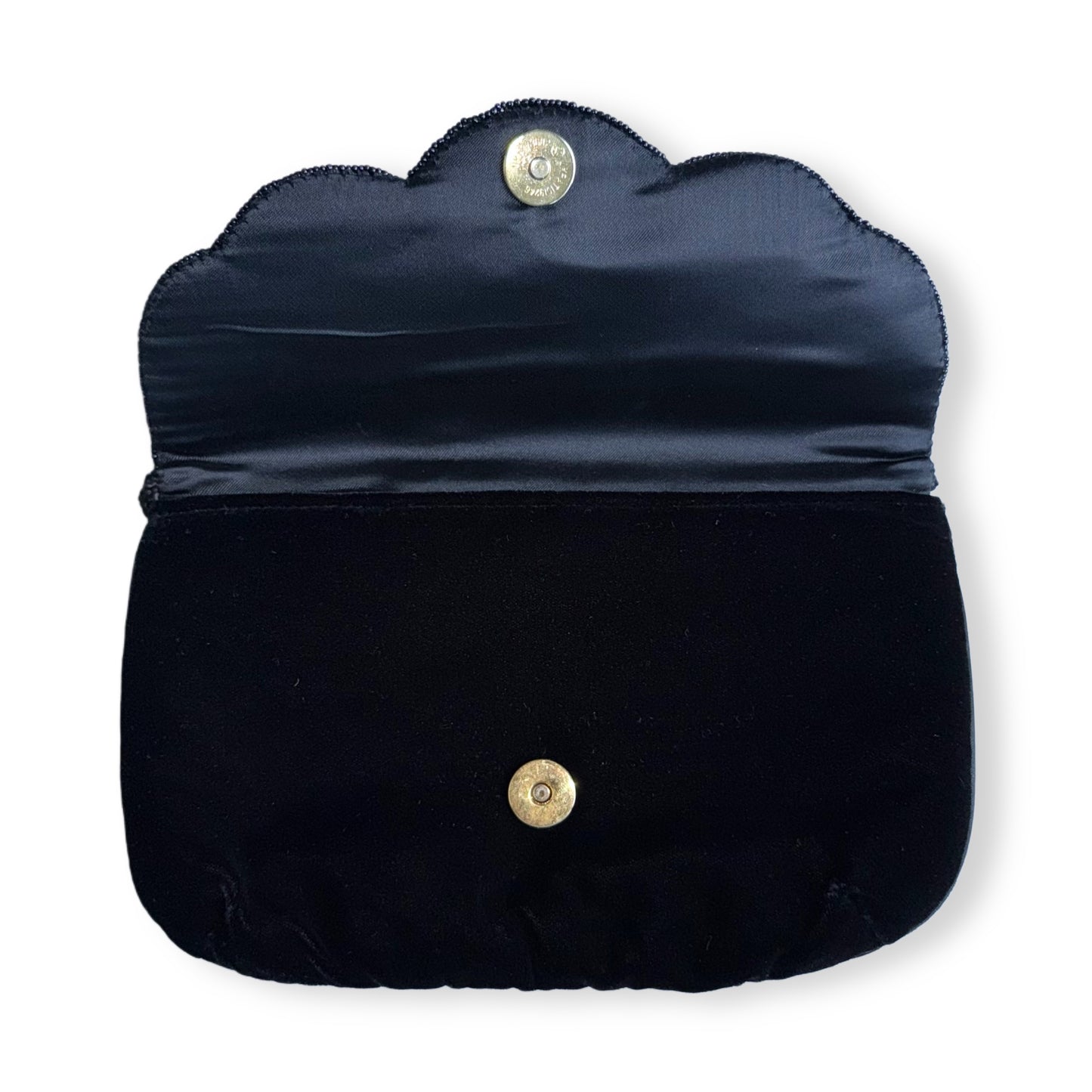CLUTCH DE TERCIOPELO NEGRO CON DETALLES BORDADOS