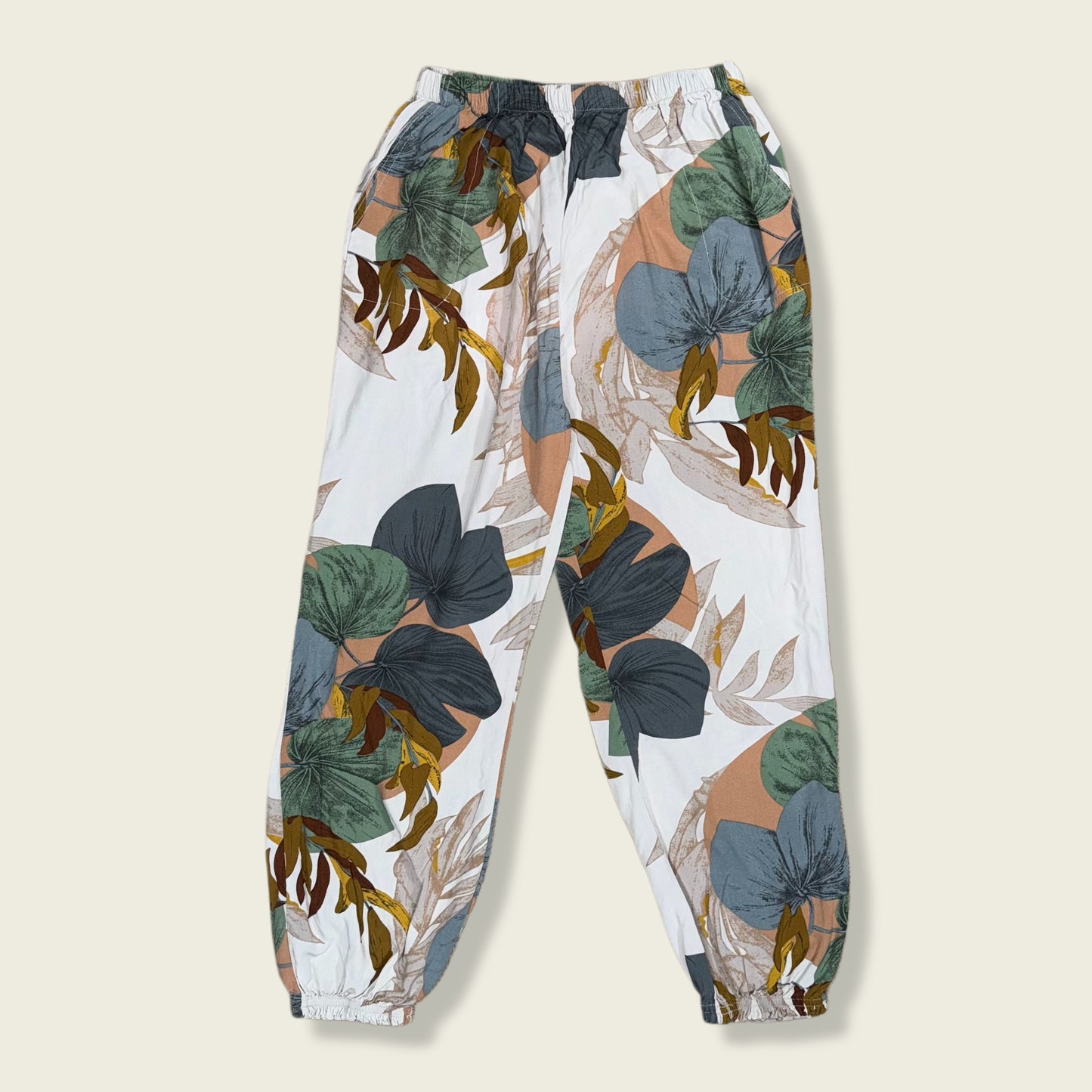 PANTALÓN JUVENIL CON ESTAMPADO TROPICAL | XL