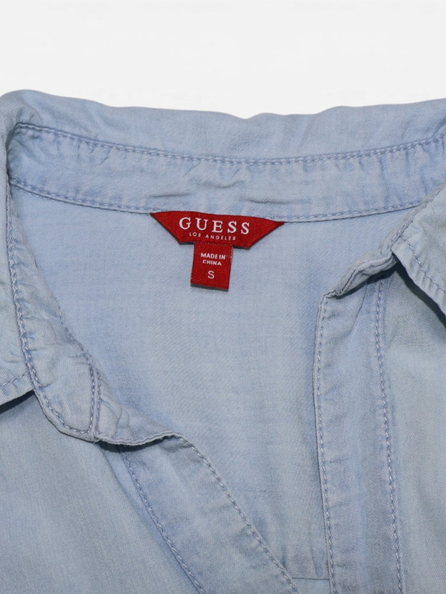 VESTIDO CAMISERO AZUL CLARO CON CINTURA AJUSTABLE | GUESS | TALLA S