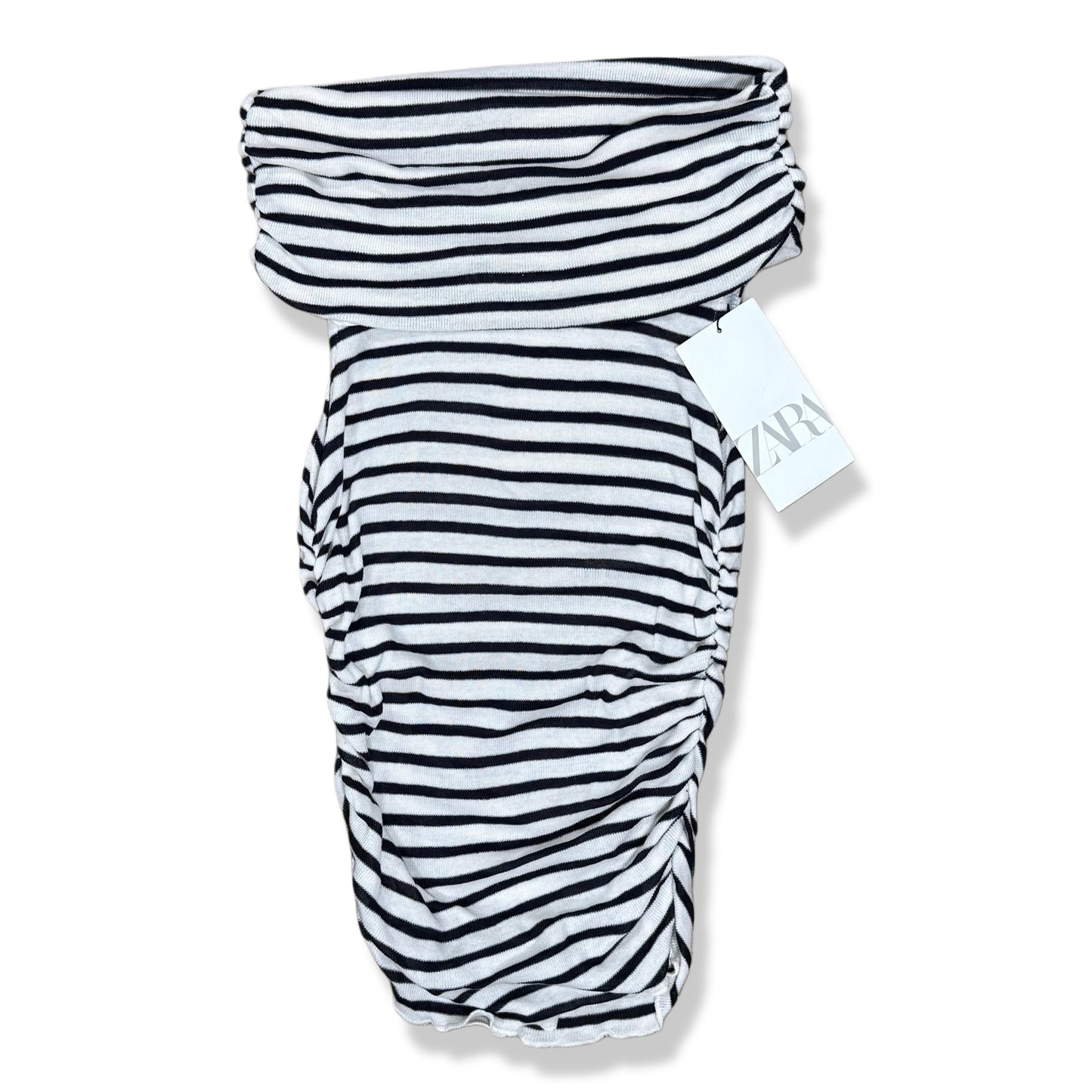 TOP DE RAYAS BLANCO Y NEGRO CON CUELLO DRAPEADO | ZARA | TALLA S