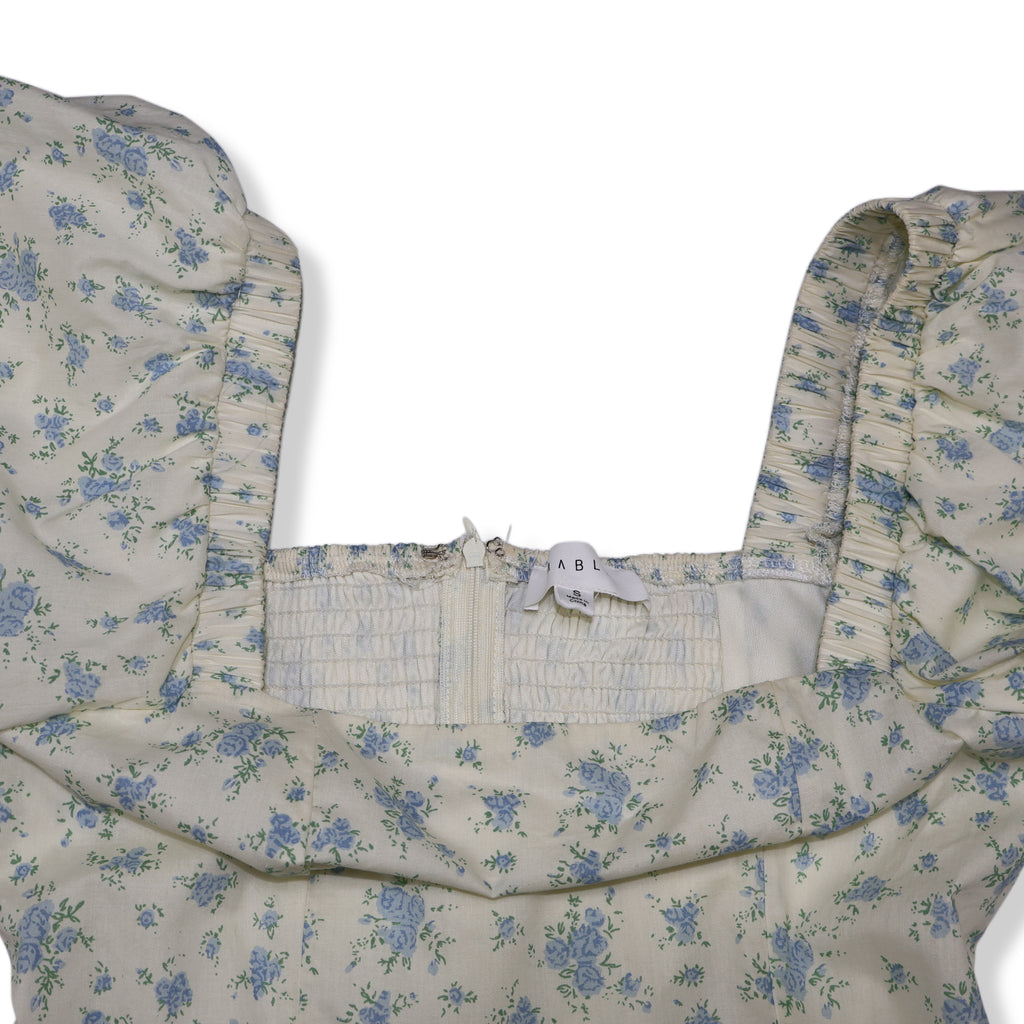 VESTIDO CORTO CON MANGAS ABULLONADAS Y ESTAMPADO FLORAL | MABLE | TALLA S