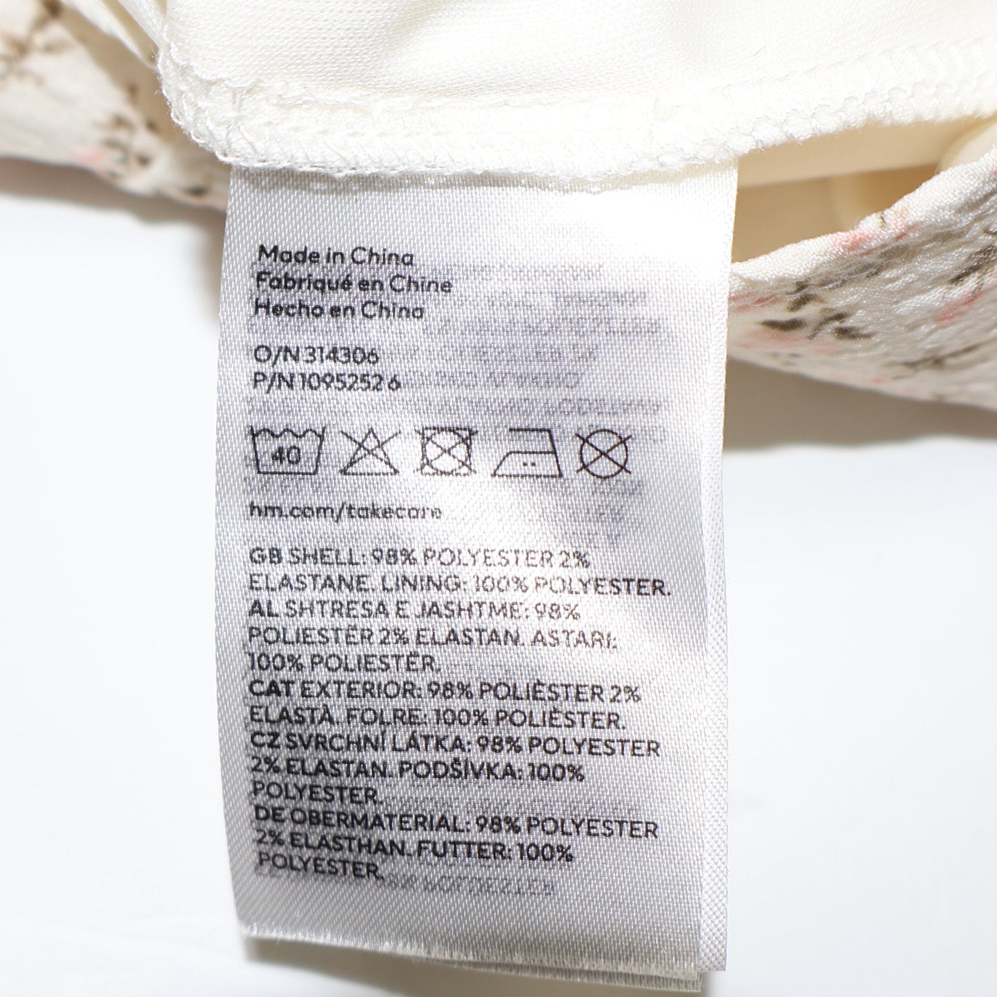 VESTIDO CORTO CON MANGAS ABULLONADAS Y ESTAMPADO FLORAL | H&M | TALLA S