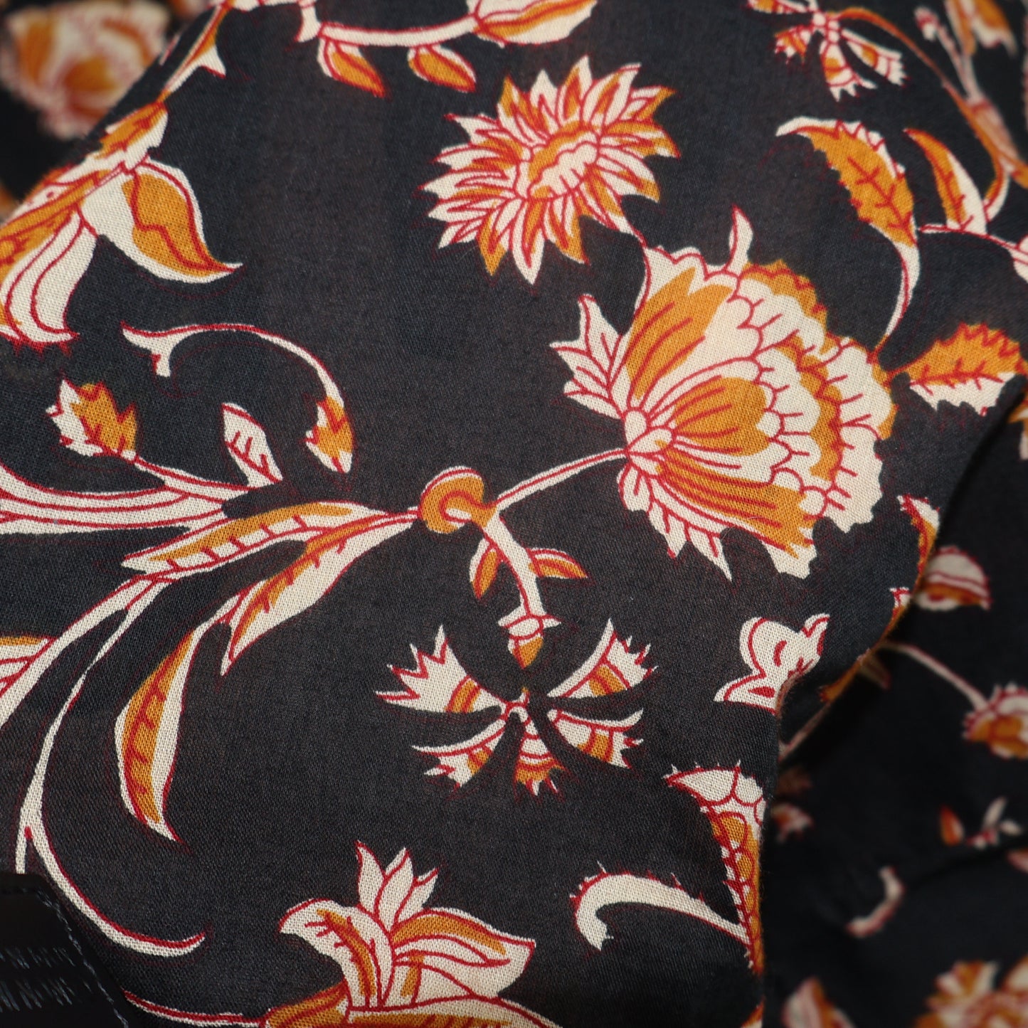 BLUSA NEGRA FLORAL DE ALGODÓN ORGÁNICO | SAISON DE LA FLEUR | TALLA XS