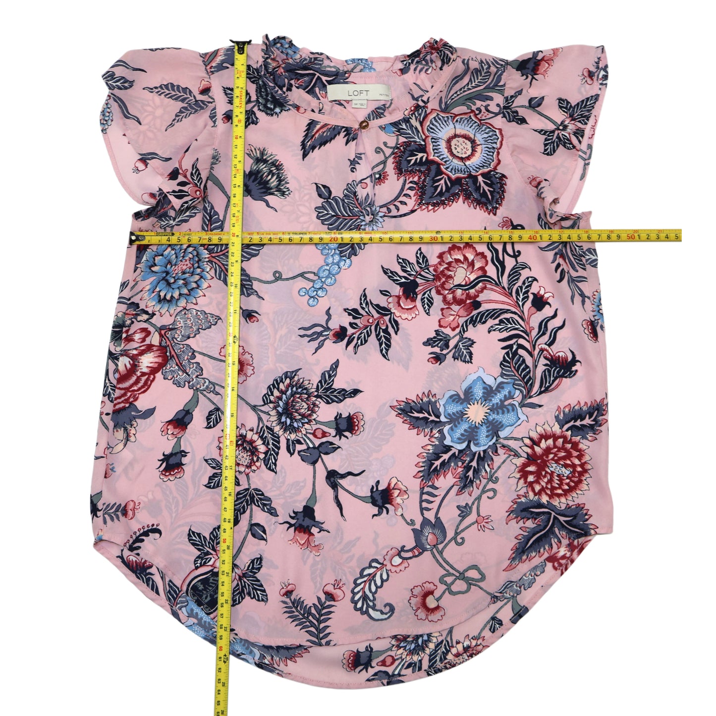 BLUSA ROSADA CON ESTAMPADO FLORAL Y MANGA CON VOLANTES | LOFT | TALLA S (PETITE)