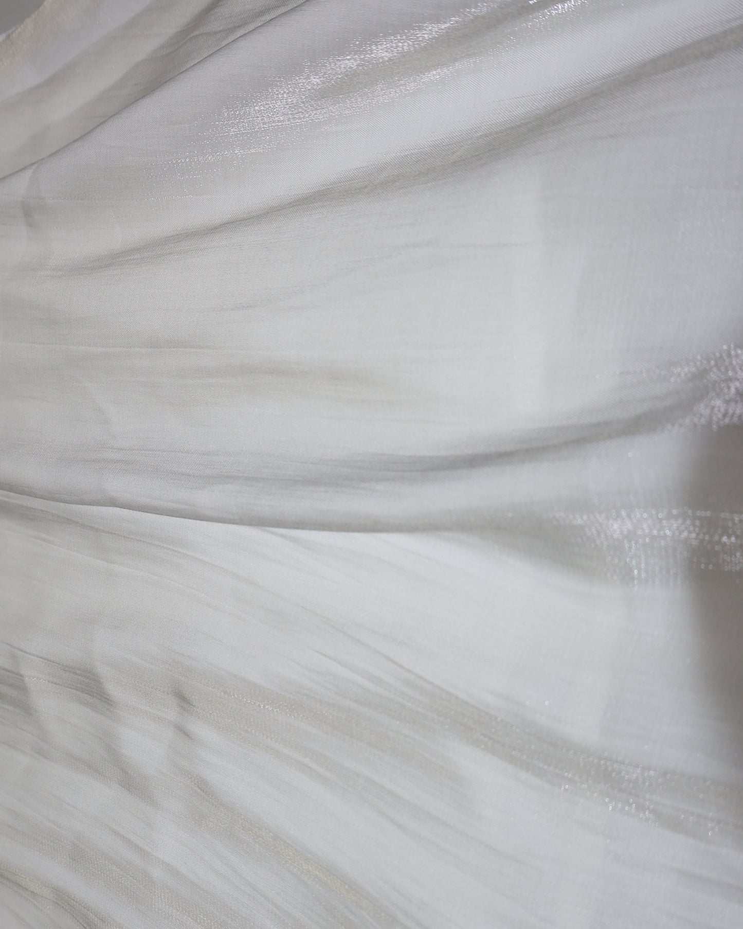 VESTIDO MIDI BLANCO SATINADO CON BOTONES LATERALES | TALLA L