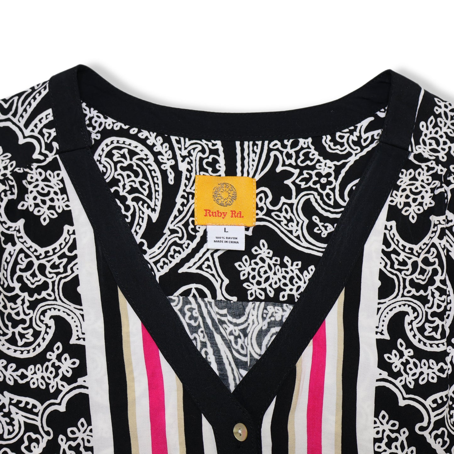 BLUSA ESTAMPADA BLANCO Y NEGRO CON BOTONES | RUBY RD. | TALLA L