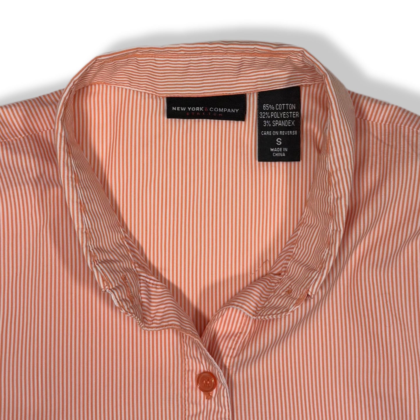 CAMISA DE RAYAS ANARANJADA | NEW YORK & COMPANY | TALLA S