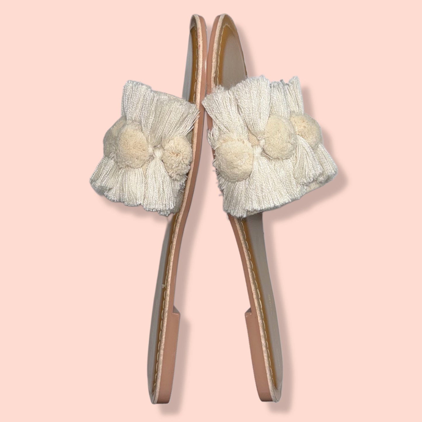 SANDALIAS BEIGE CON DETALLES DE BORLAS | PRETTY LITTLE THING | 7