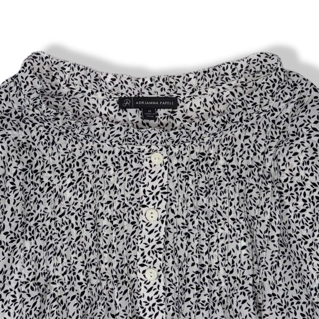 BLUSA ESTAMPADA BLANCO Y NEGRO BOTONES FRONTALES | ADRIANNA PAPELL | TALLA M