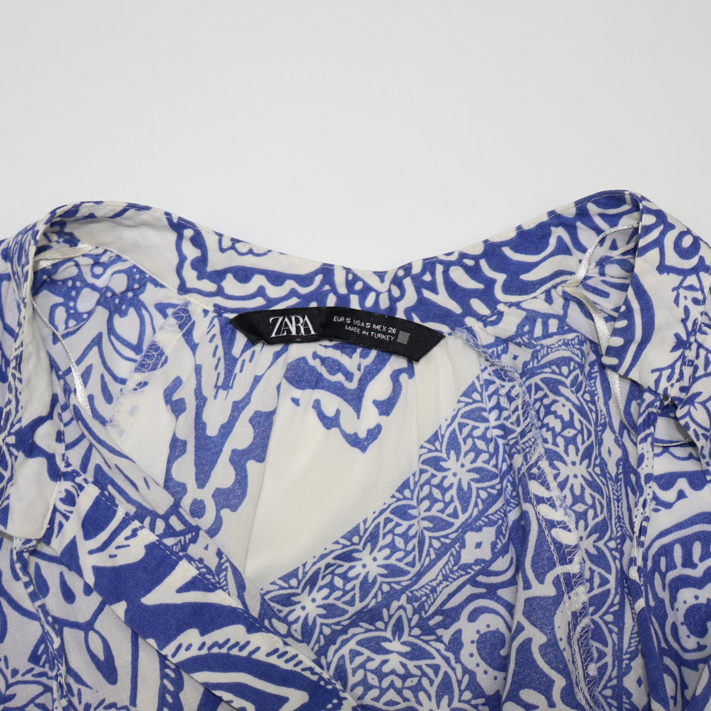 VESTIDO MINI CON ESTAMPADO AZUL Y BLANCO MANGA LARGA | ZARA | TALLA S