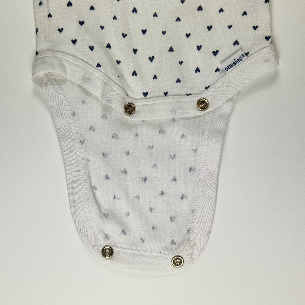 ENTERIZO CON ESTAMPADO DE CORAZONES | GERBER | TALLA 0–3 MESES
