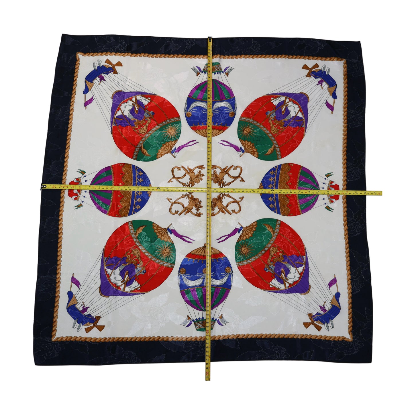 PAÑUELO VINTAGE CON GLOBOS AEROSTÁTICOS | 34” X 34”