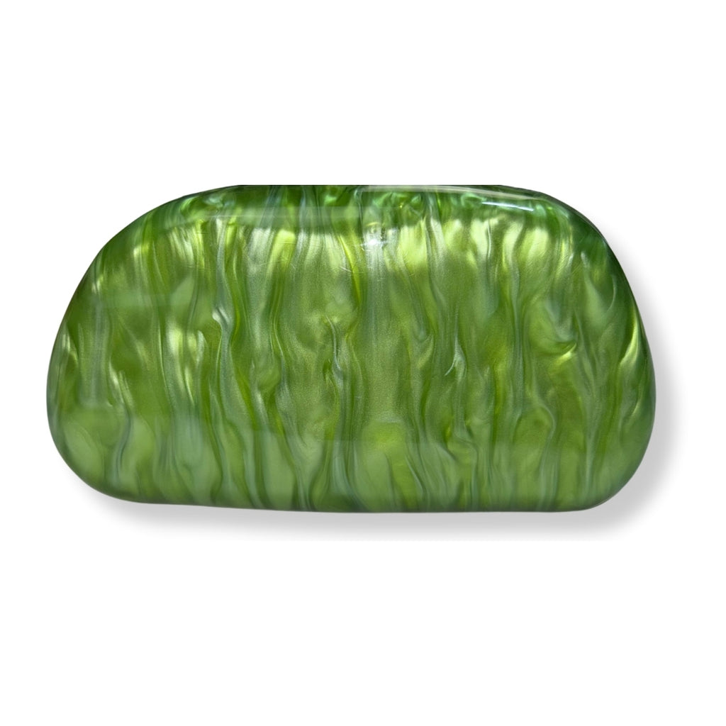 CARTERA ACRÍLICA ESTILO MÁRMOL VERDE CON ASA DORADA