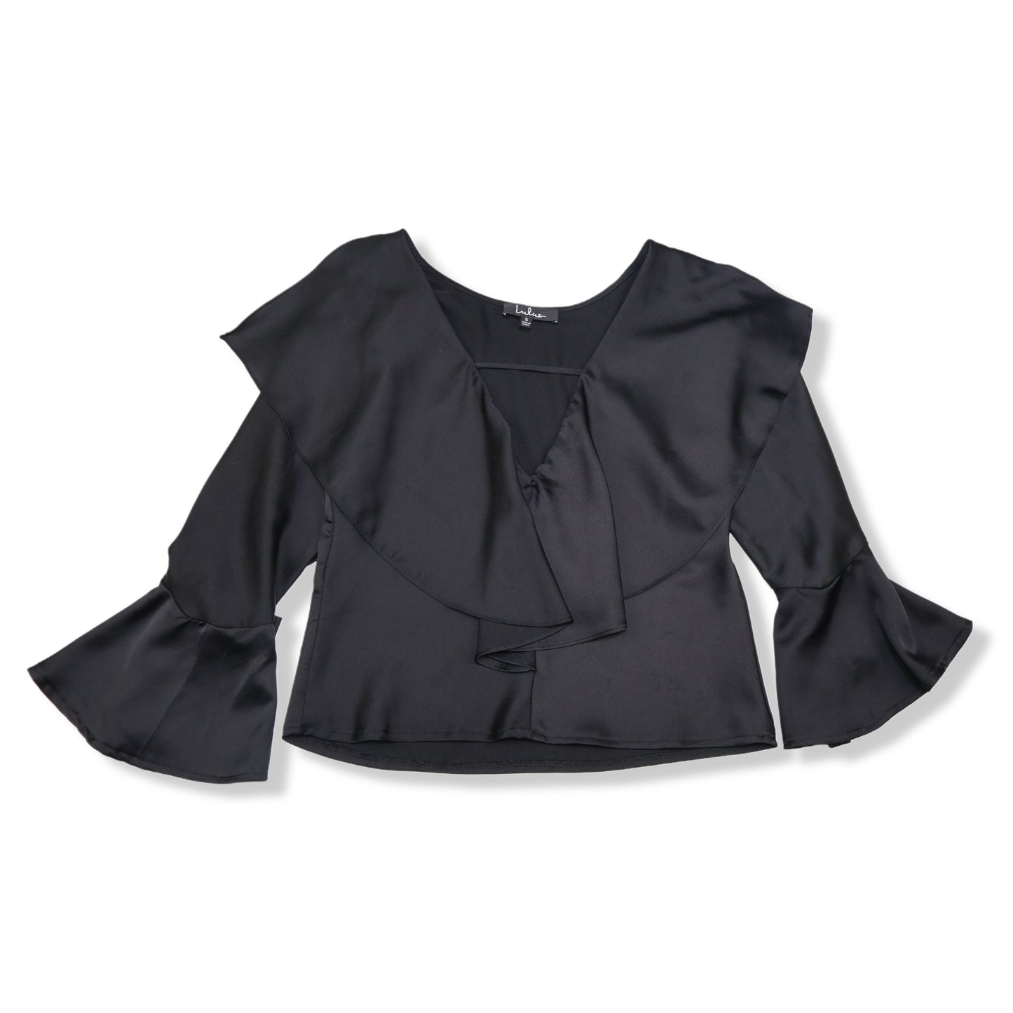 BLUSA NEGRA SATINADA CON VOLANTES Y MANGAS ACAMPANADAS | LULUS | TALLA S