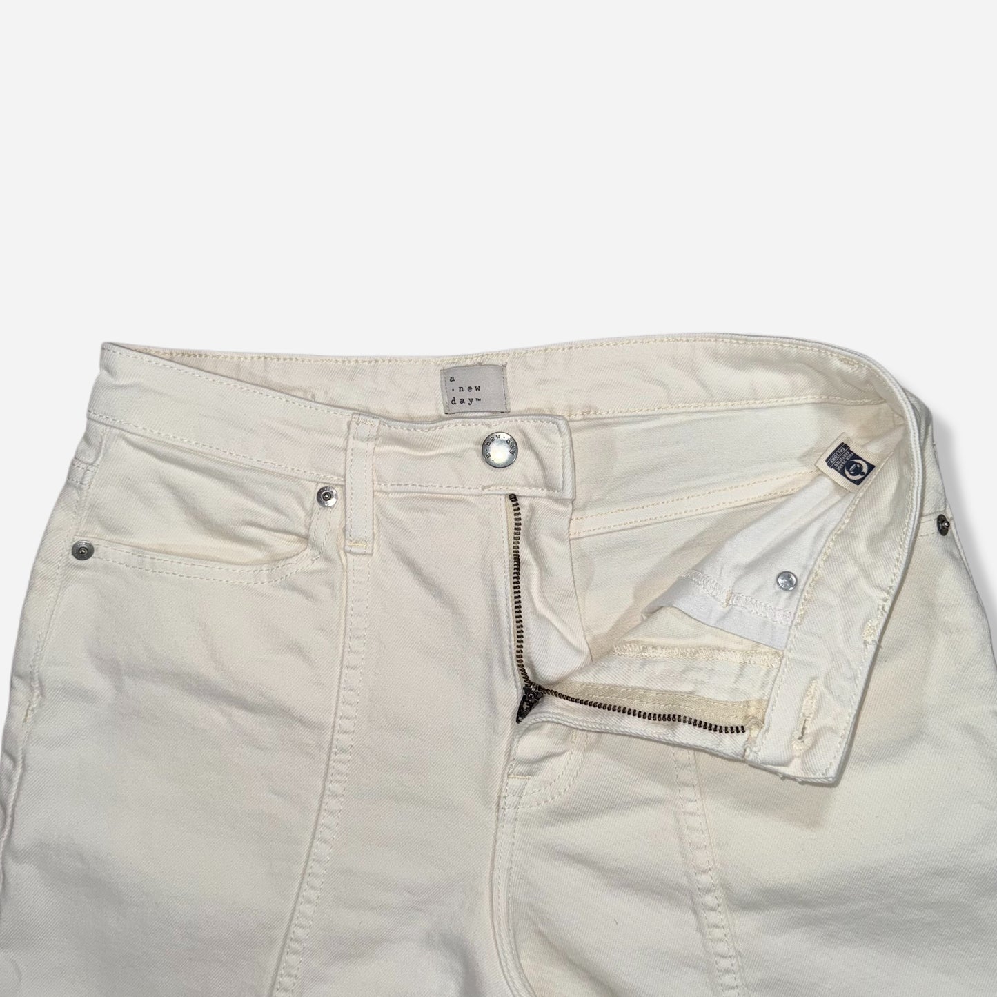 HIGH-RISE TAPERED JEANS | A NEW DAY | 4