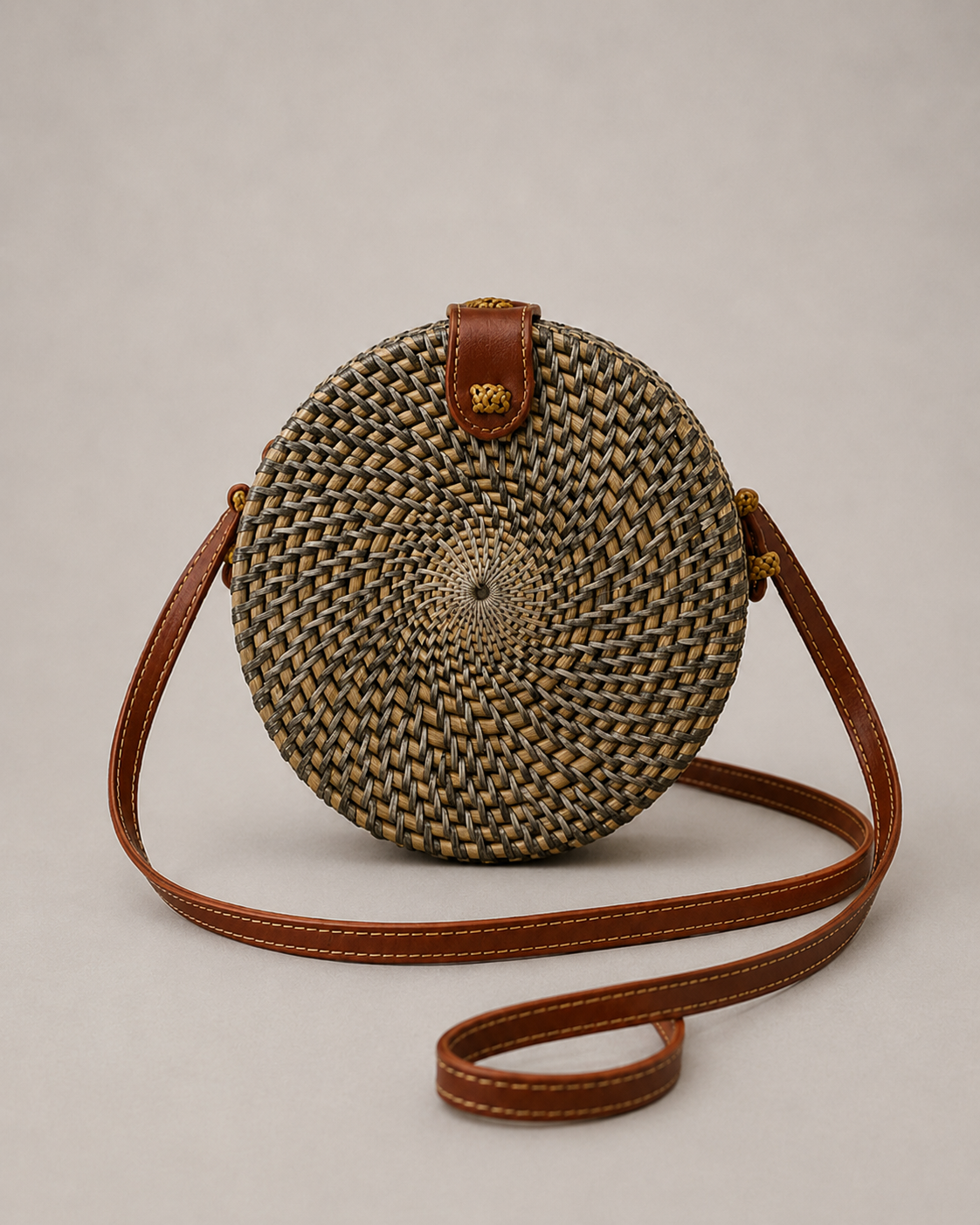 CARTERA REDONDA TEJIDA DE BALI