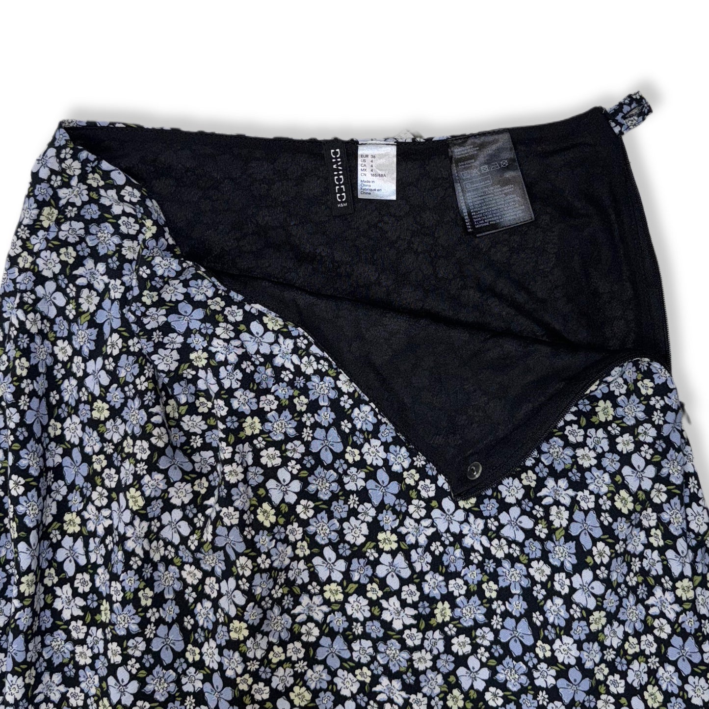 FALDA CORTA CON ESTAMPADO FLORAL | DIVIDED (H&M) | TALLA 4 (S)