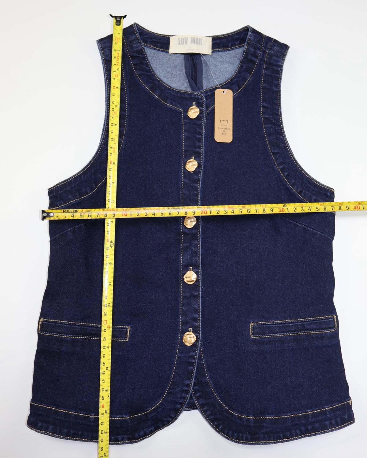 NUEVO CON ETIQUETA | CHALECO DENIM AZUL OSCURO CON BOTONES DORADOS | LOV MOR | TALLA S