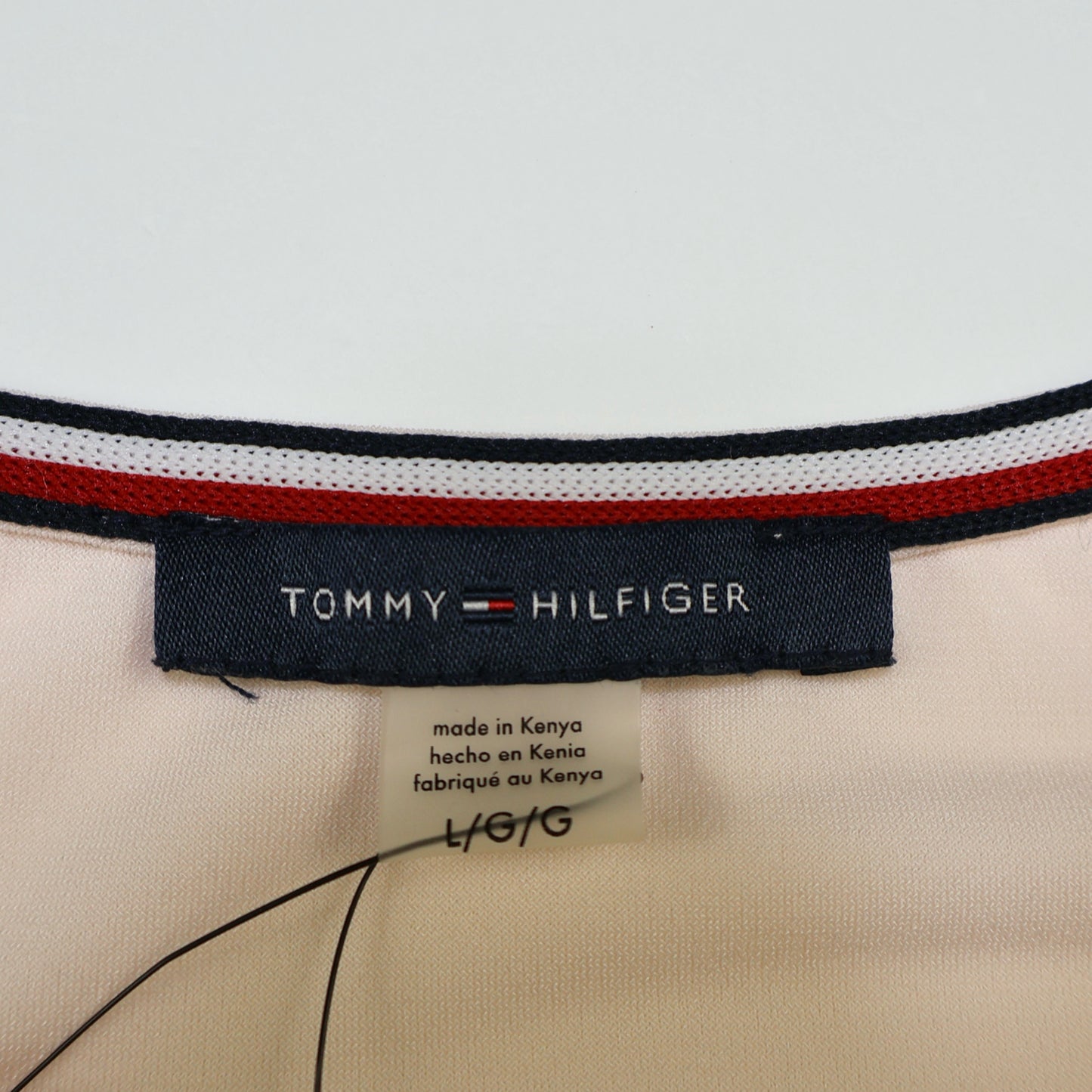 TOP CON ESCOTE EN V Y MANGAS CON VOLANTES | TOMMY HILFIGER | TALLA L