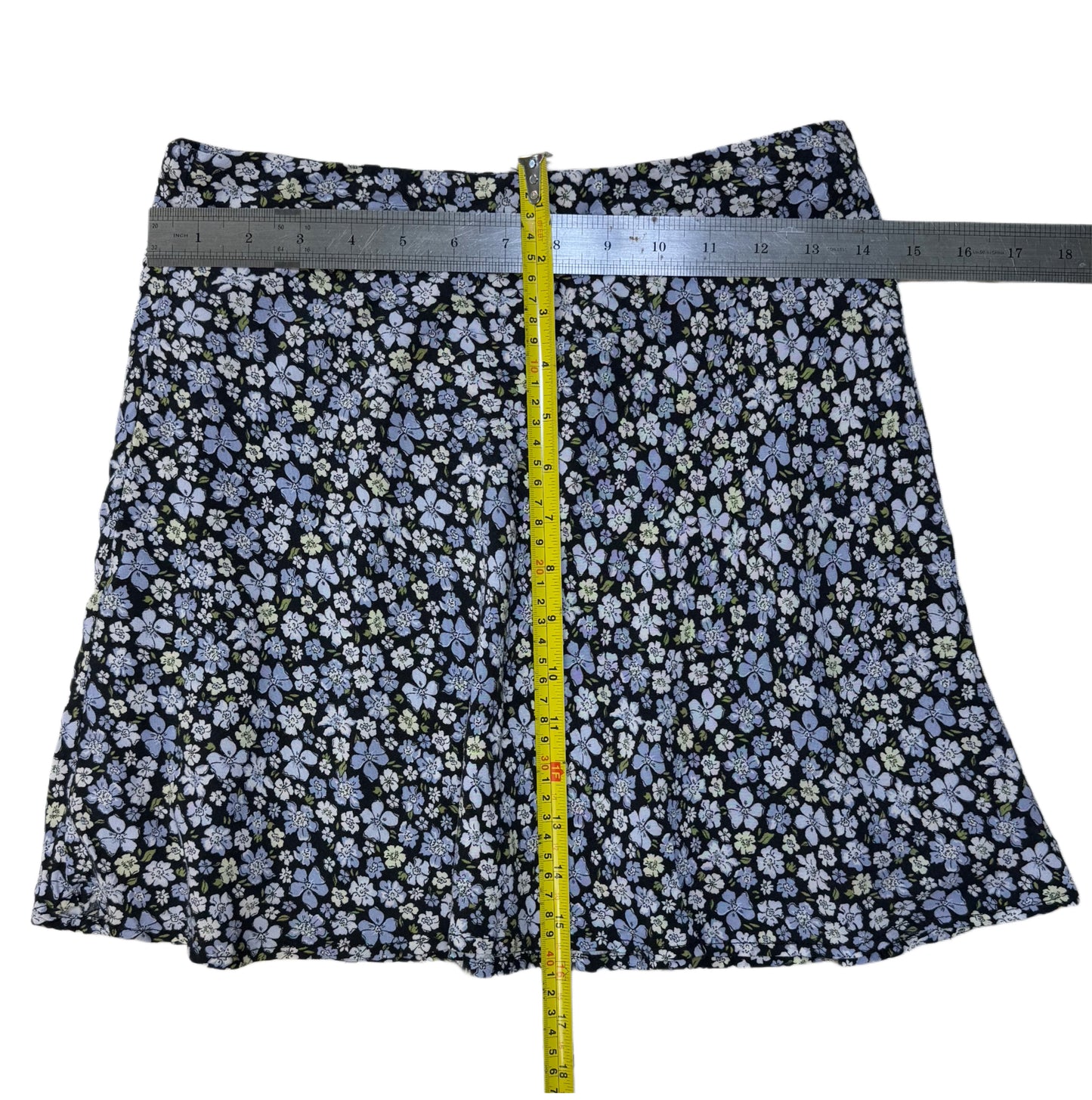 FALDA CORTA CON ESTAMPADO FLORAL | DIVIDED (H&M) | TALLA 4 (S)