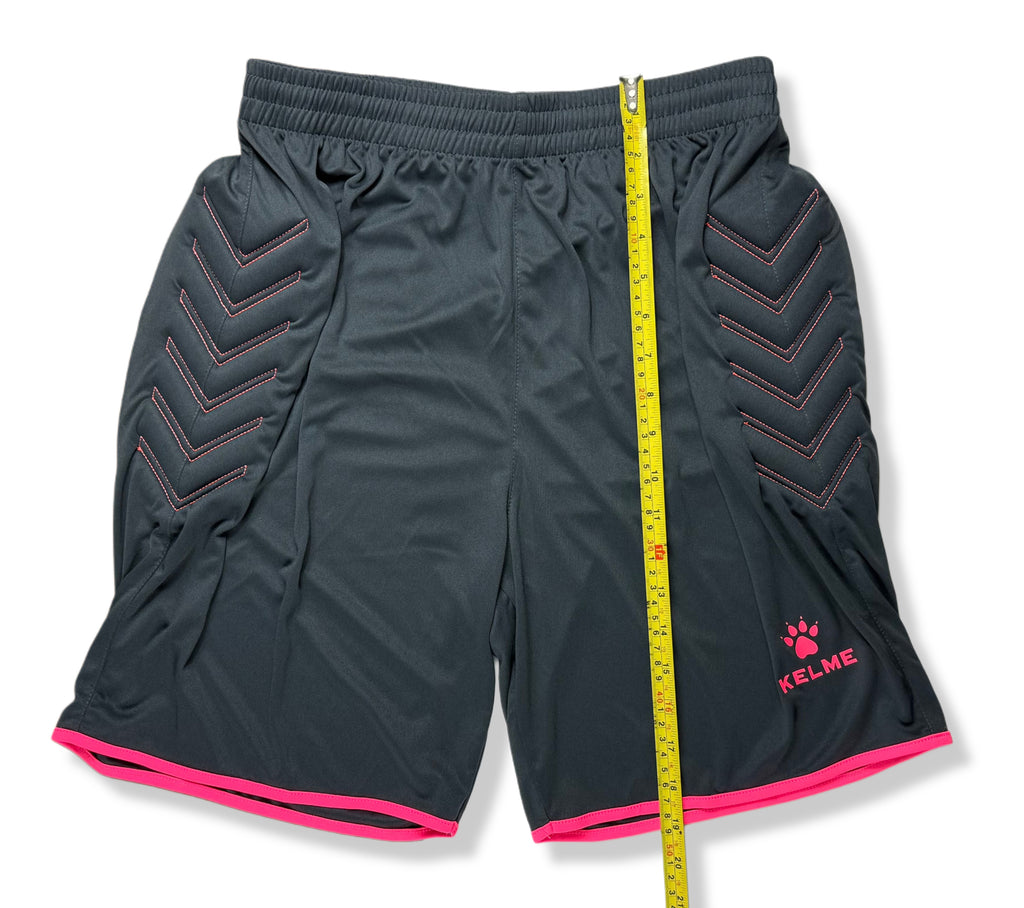 SHORT DEPORTIVO CON PROTECCIÓN ACOLCHADA | KELME | TALLA S