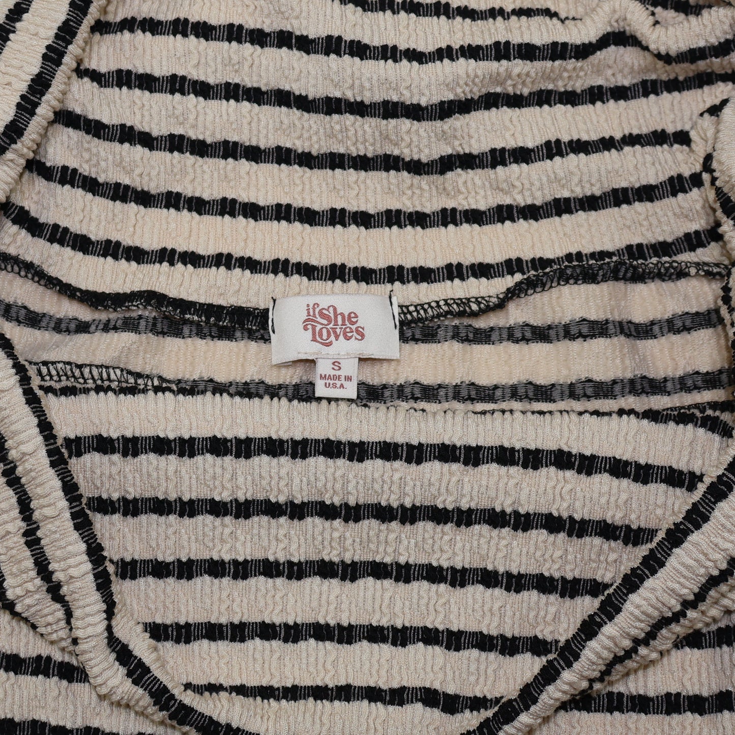 BLUSA OFF-SHOULDER TEXTURIZADA DE RAYAS BEIGE Y NEGRO | IF SHE LOVES | TALLA S