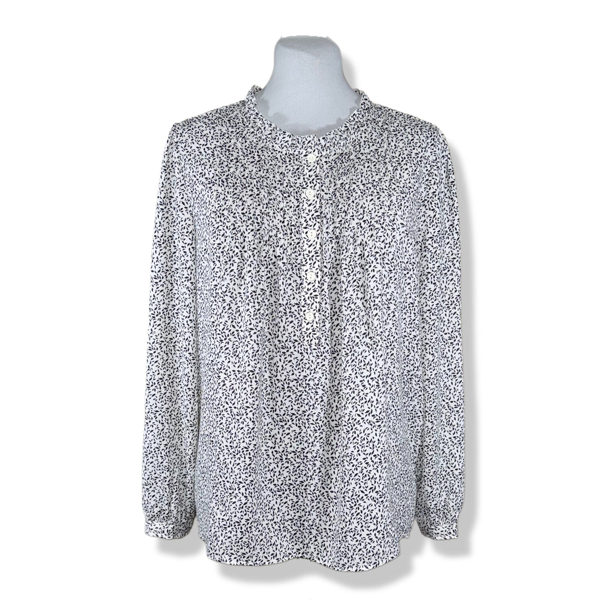 BLUSA ESTAMPADA BLANCO Y NEGRO BOTONES FRONTALES | ADRIANNA PAPELL | TALLA M