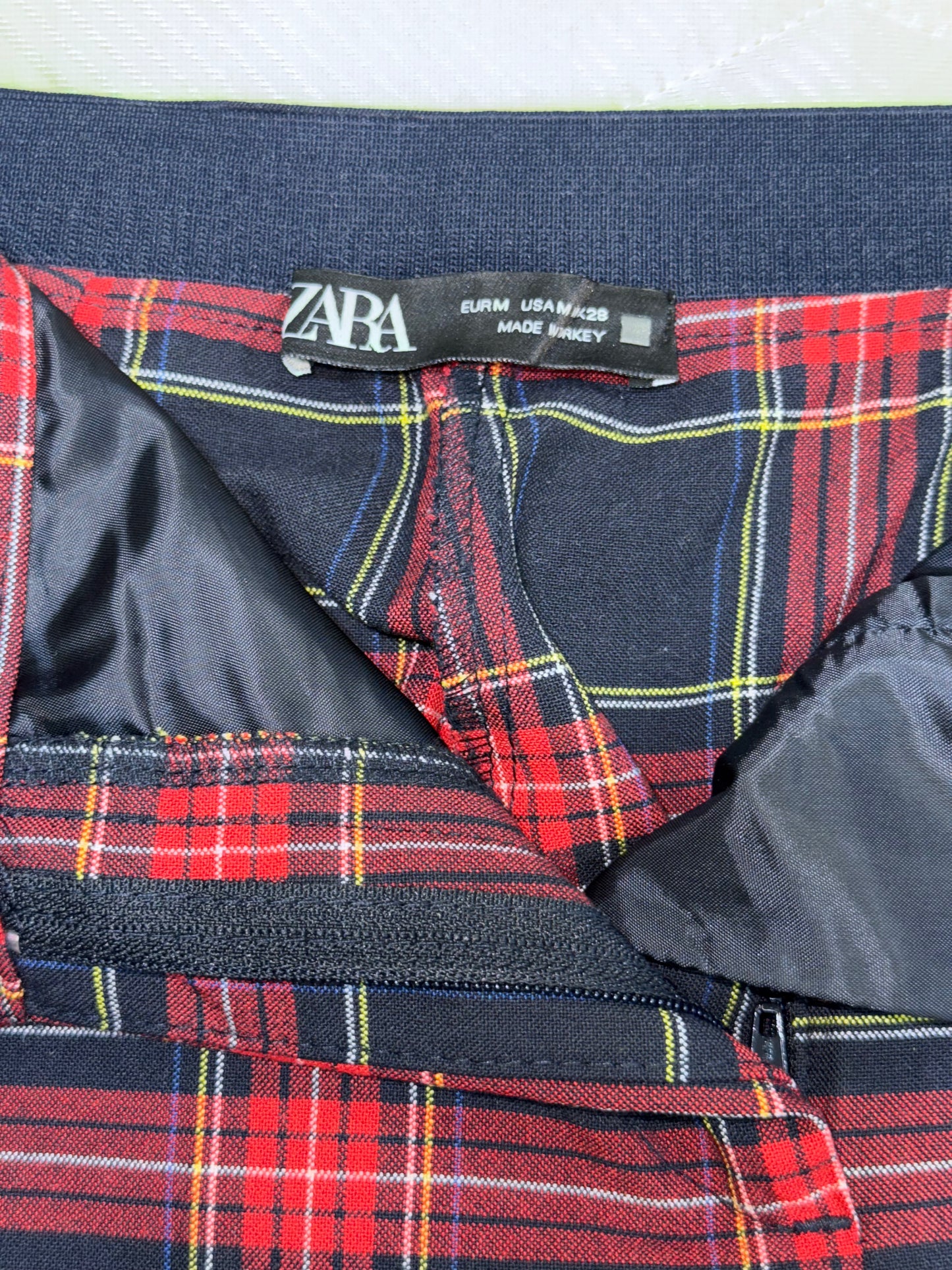 PANTALÓN CON TELA ESCOCESA | ZARA | M