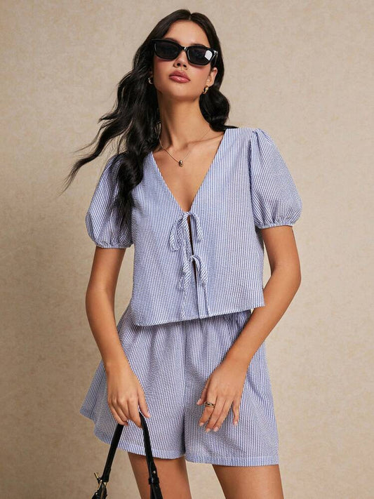 SET DE BLUSA Y SHORT DE RAYAS AZUL Y BLANCO | SHEIN | TALLA XS