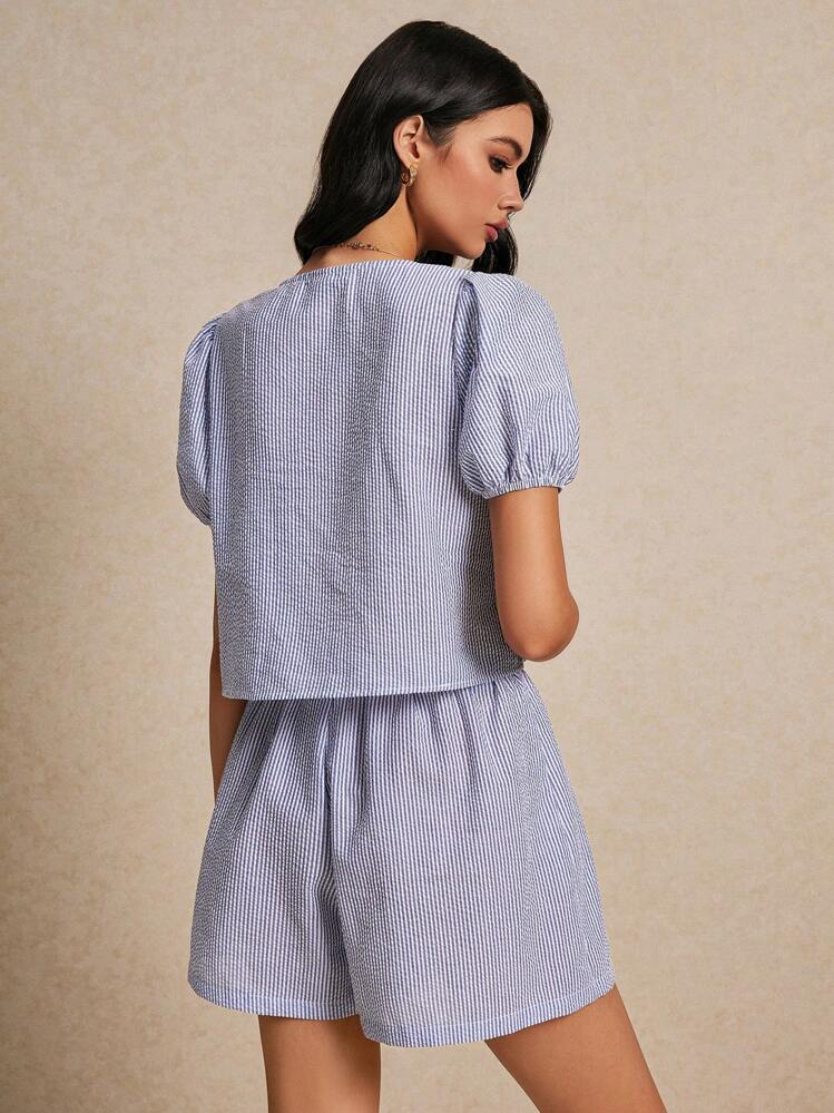 SET DE BLUSA Y SHORT DE RAYAS AZUL Y BLANCO | SHEIN | TALLA XS