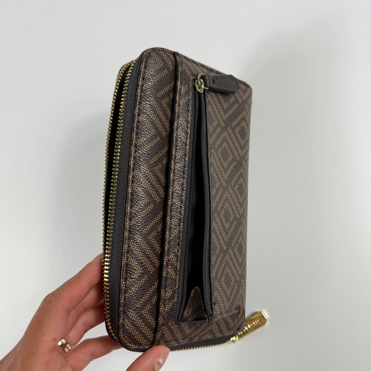 BILLETERA MARRÓN | LIZ CLAIBORNE