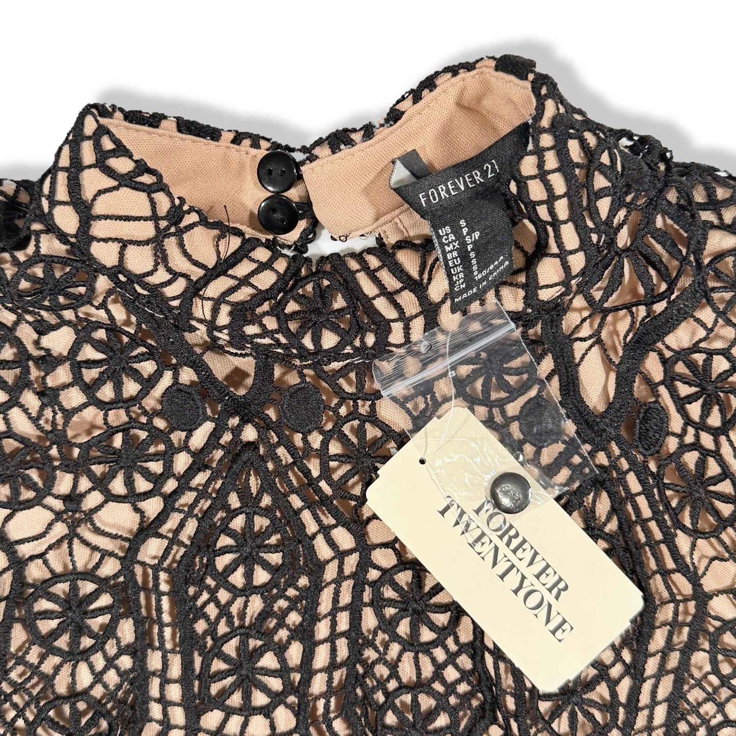 VESTIDO DE ENCAJE NEGRO | FOREVER 21 | S