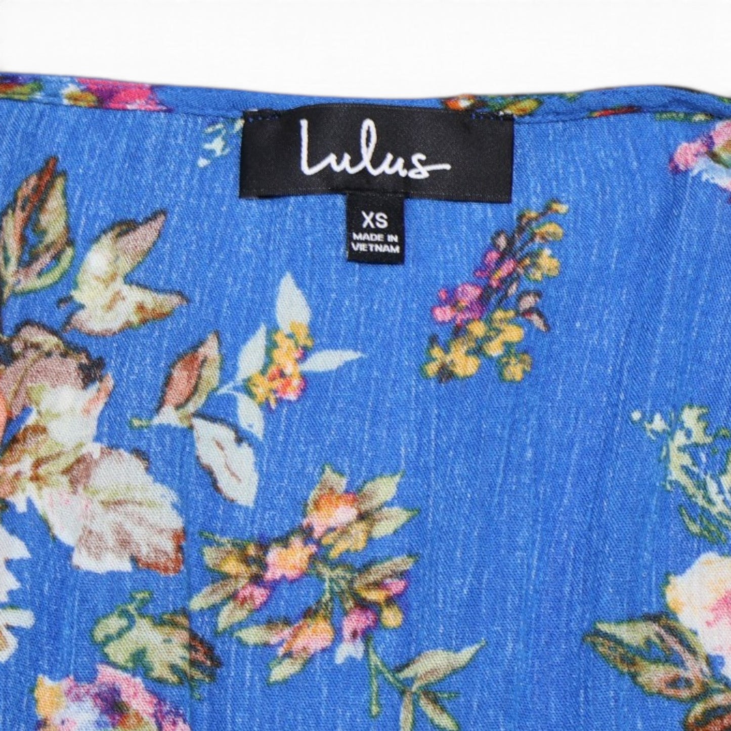 VESTIDO HIGH-LOW AZUL CON LAZO Y ESTAMPADO FLORAL | LULUS | TALLA XS