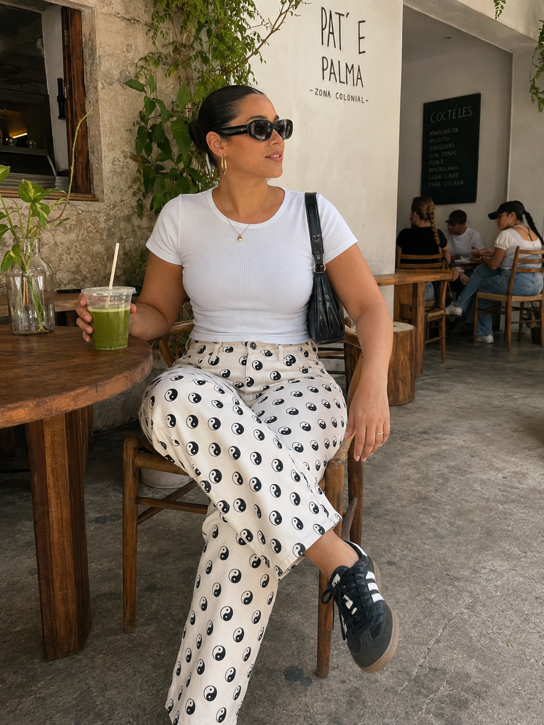 JEAN RECTO CON ESTAMPADO YIN YANG | FASHION NOVA | TALLA 9