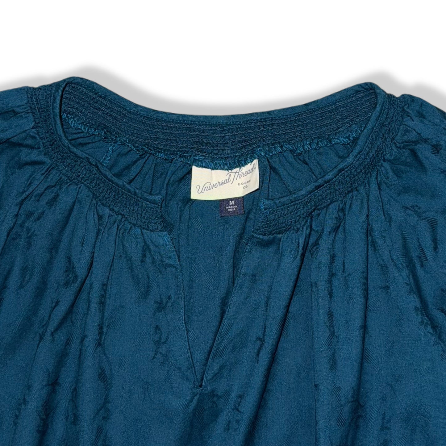 VESTIDO ESCOTE EN V | UNIVERSAL THREAD | M