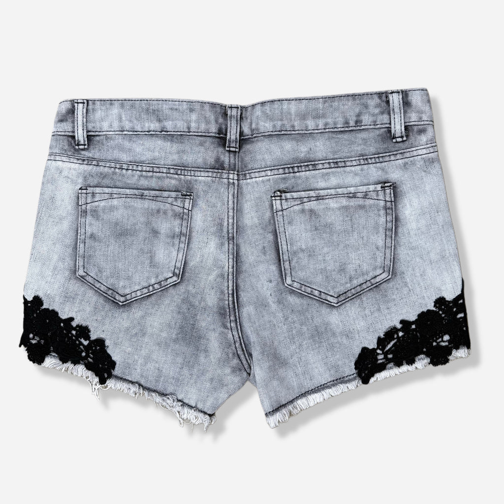 SHORTS GRIS CON ENCAJE NEGRO | OTHERS FOLLOW | 11