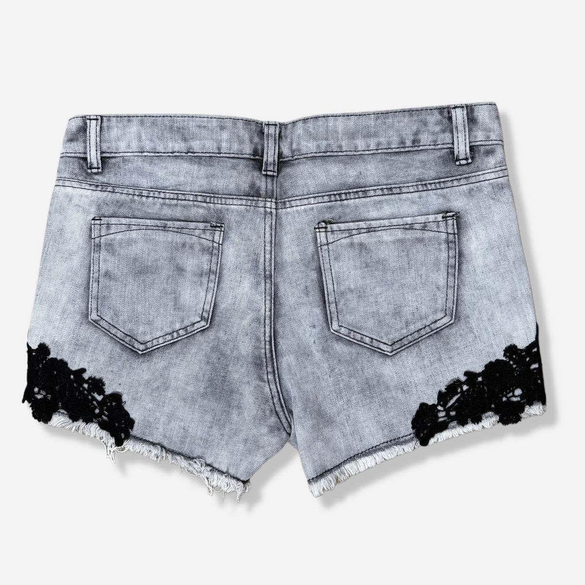 SHORTS GRIS CON ENCAJE NEGRO | OTHERS FOLLOW | 11