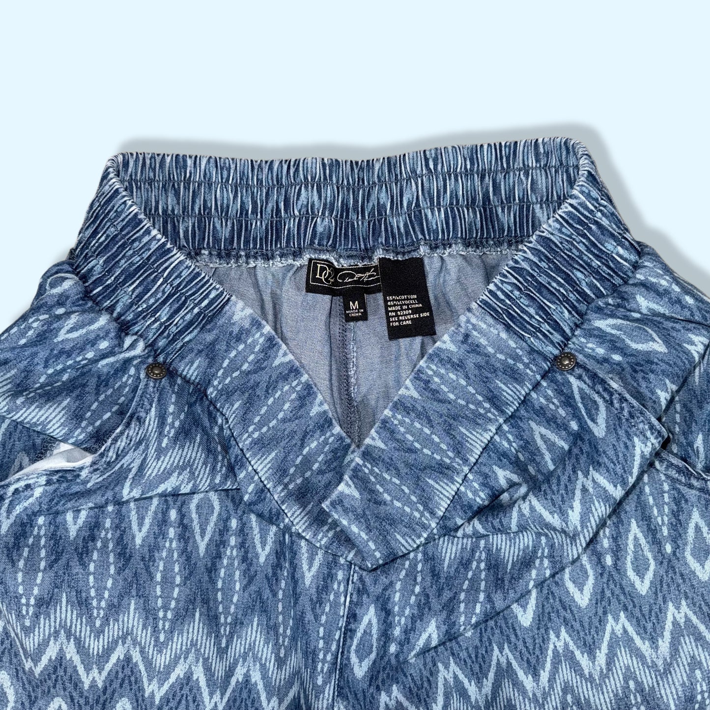 PANTALÓN CON ESTAMPADO GEOMÉTRICO | DG2 BY DIANE GILMAN | M