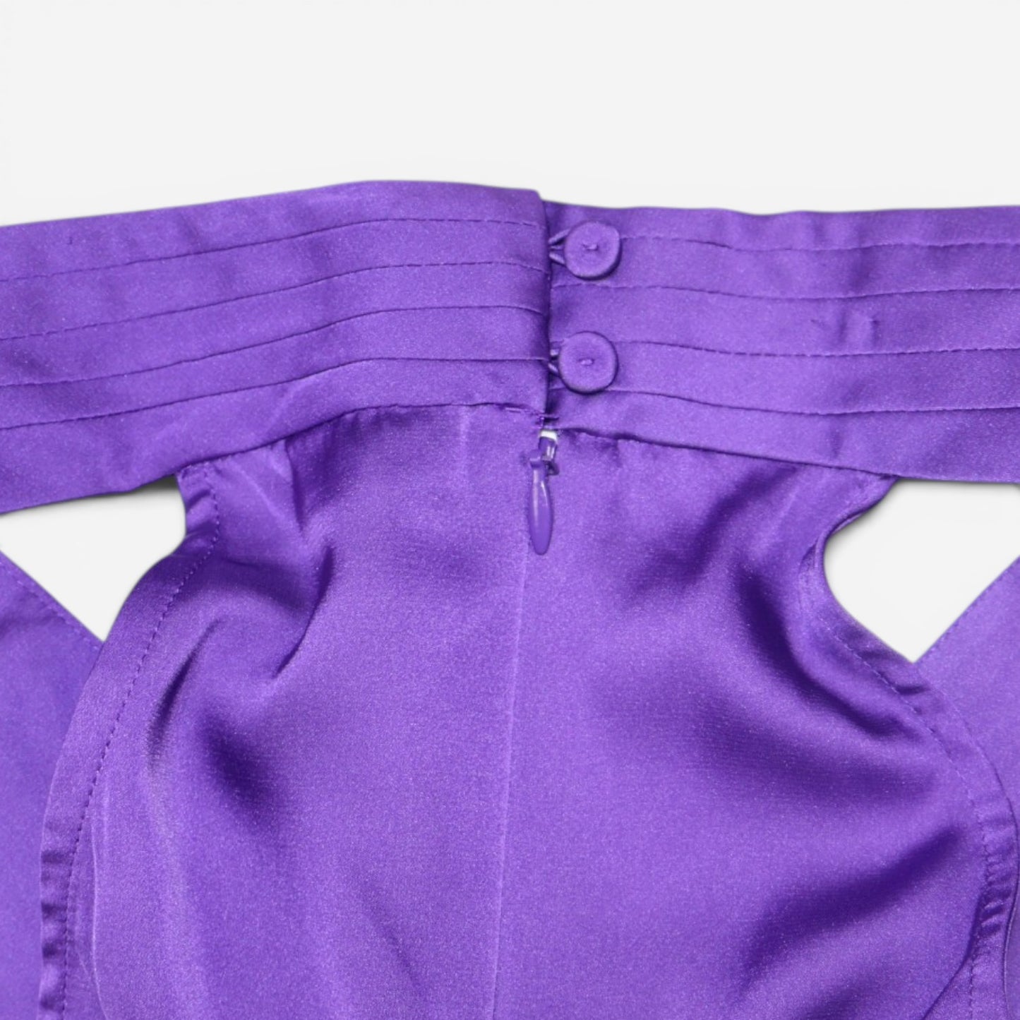 TOP SATINADO CON CUELLO HALTER | GUESS | TALLA M