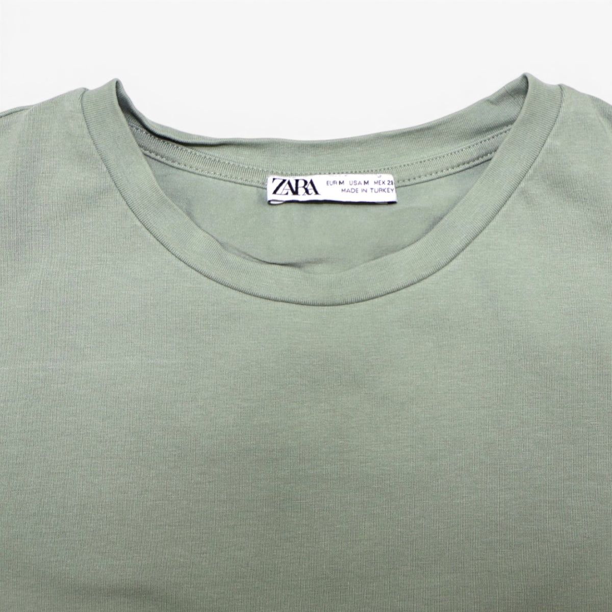 CROP TOP VERDE SIN MANGAS | ZARA | TALLA M