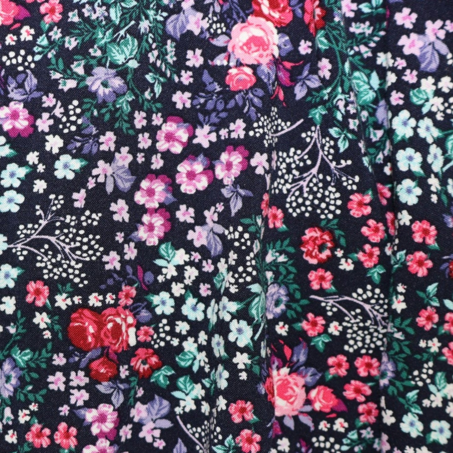 FALDA CORTA CON ESTAMPADO FLORAL | AÉROPOSTALE | TALLA M